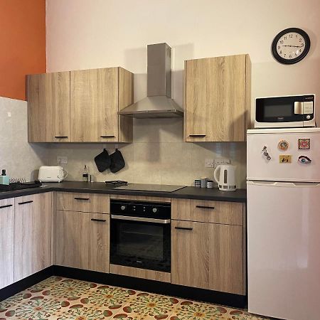 Parisio One Bedroom Maisonette In Sliema Dış mekan fotoğraf